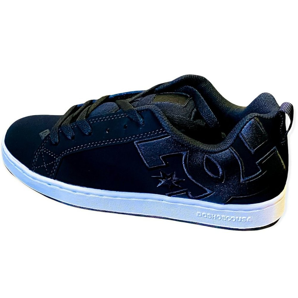 DC Shoes Women's Size 7.5 U.S. Court Graffik Low Top Sneaker Shoes Black/White
